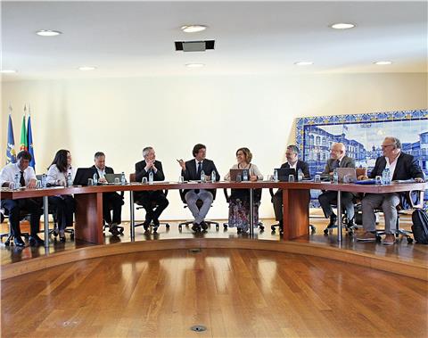 CMOvar mantém e aprofunda estratégia de contenção da carga fiscal