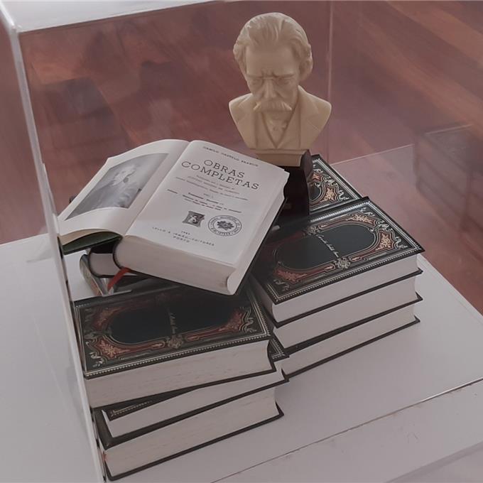 Mostra Bibliográfica Evocativa dos 200 Anos do nascimento de Camilo Castelo Branco na Biblioteca Municipal de Ovar