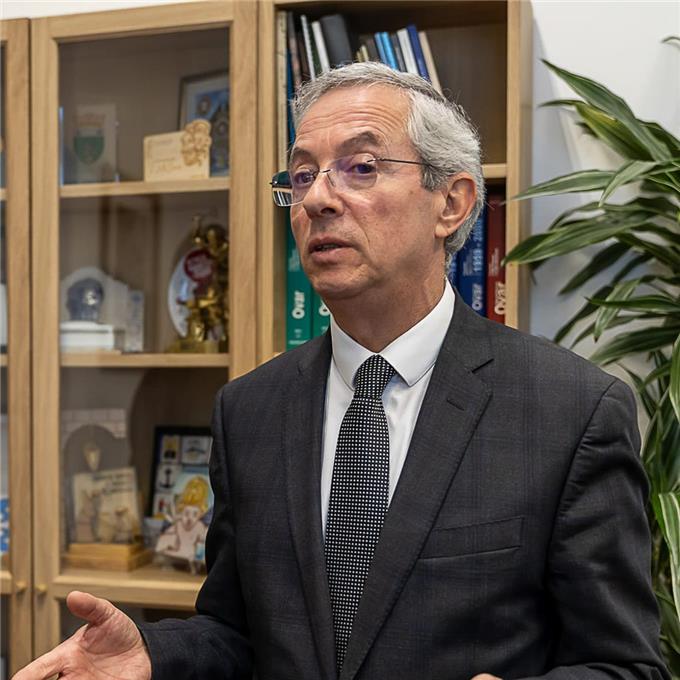 Presidente da Câmara de Ovar insiste no reforço do serviço farmacêutico no concelho junto do INFARMED